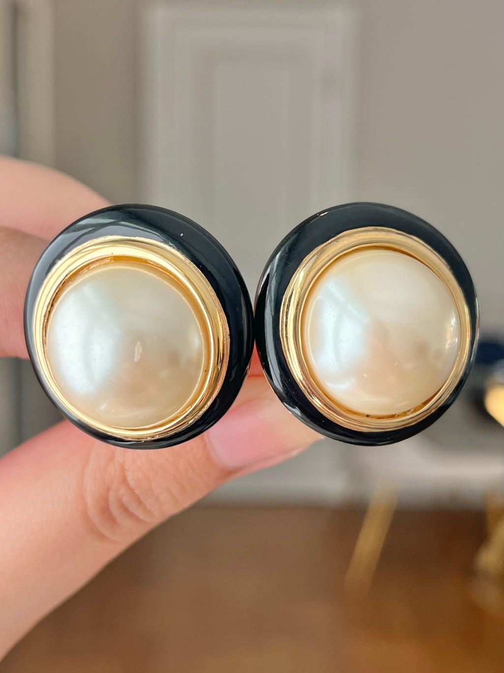 Authentic Vintage Dior Pearl Cabochon Black Enamel Gold Round Clip-On Earrings